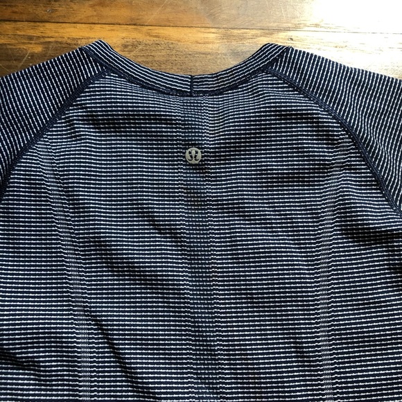 Lululemon Ladies Top - Picture 5 of 5